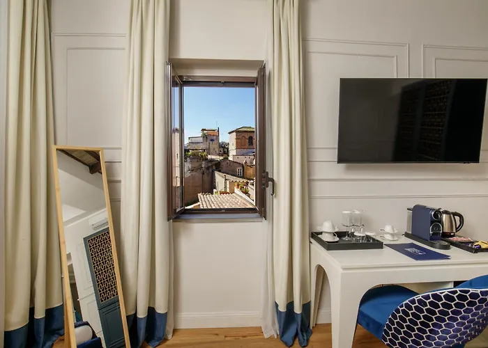 Navona Sky Palace בית הארחה